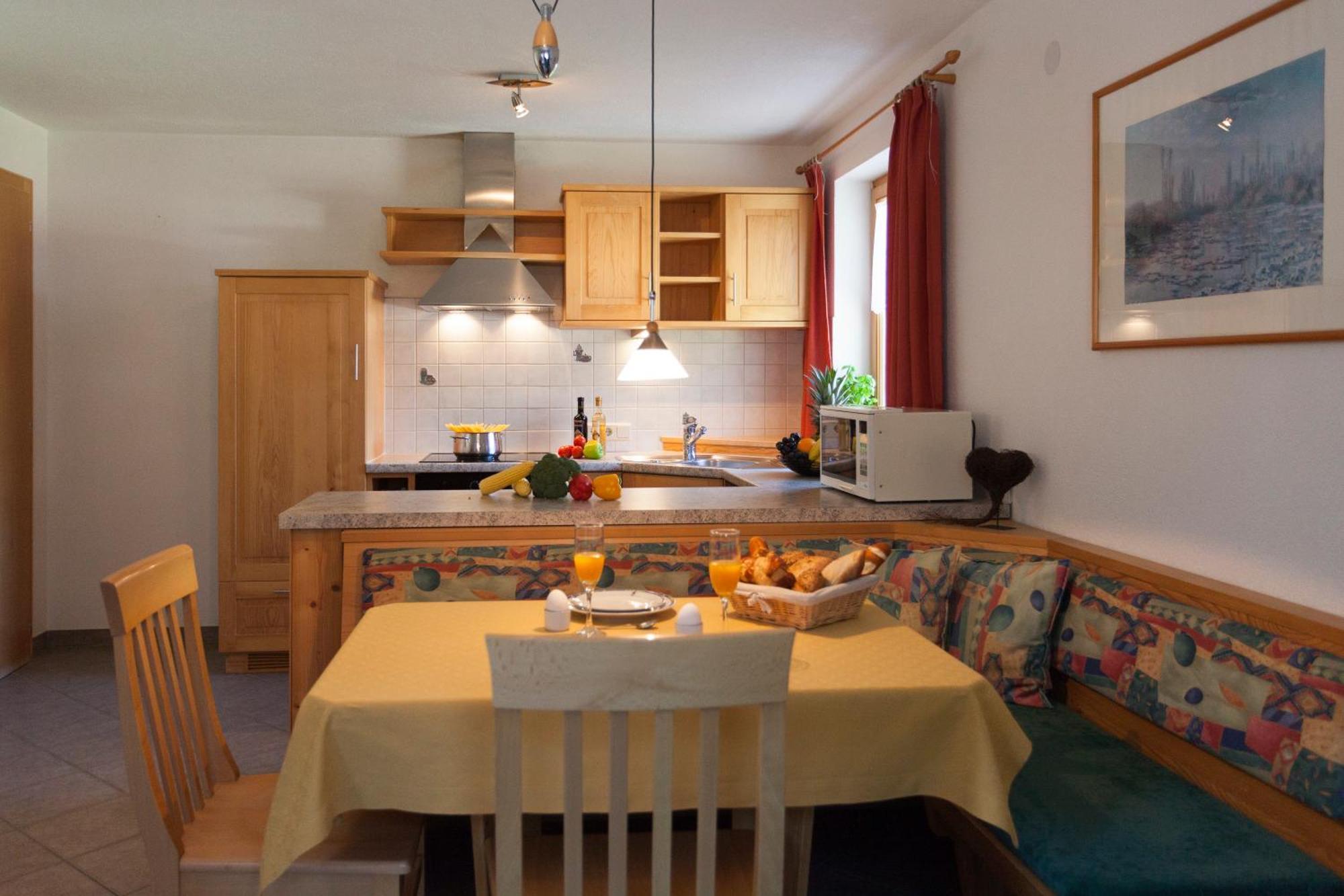 Ferienwohnungen Franz Pfeifer / Beatrice Roduner Gaschurn Room photo